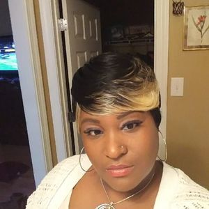 Meet your Posher, Timika